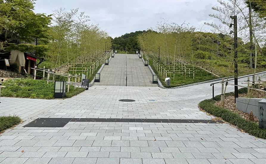 【2026年の新しいスタートに】長門湯本温泉の高級ホテルでお仕事しませんか？ 《ナイト業務を担当🌙》人気の通し勤務×個室寮で働きやすさ抜群！