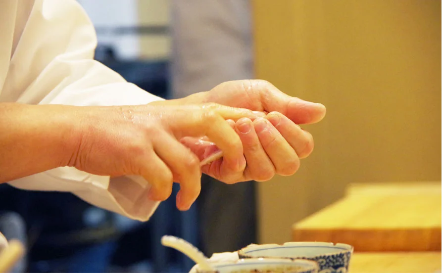 スキー場も楽しめる寿司職人のお仕事🍣無料リフト券、スキー・スノボ用品のレンタル無料✨