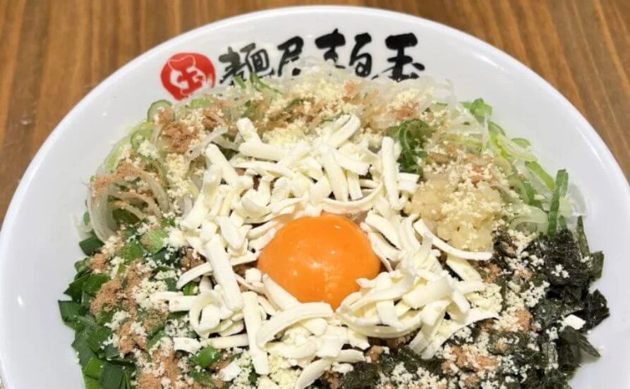 【服装髪型自由✨】自分らしくおしゃれも楽しみながら働けます😊＼未経験者OK／長野県☆白馬にあるラーメン店でのお仕事♪
