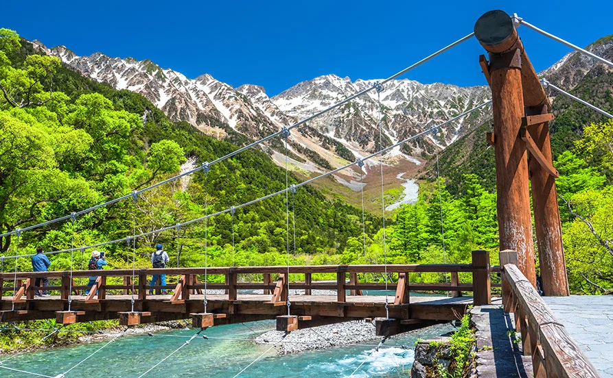 絶景ロケーションで働けるチャンス✨【上高地】スタッフ特典で温泉に入れる