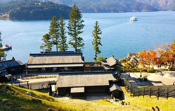 11月スタート！寮は人気の個室寮でプライベート重視派にオススメ♪部屋内にお風呂やトイレだけでなく、キッチンと冷蔵庫もあります👍