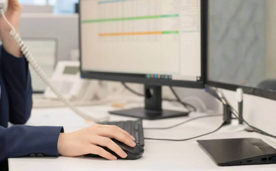 事務・経理経験者歓迎😊温泉好き必見！寮費無料で無駄な出費をカットできます♪施設内にコンビニがあるので便利！リゾートバイトデビューにもおすすめ