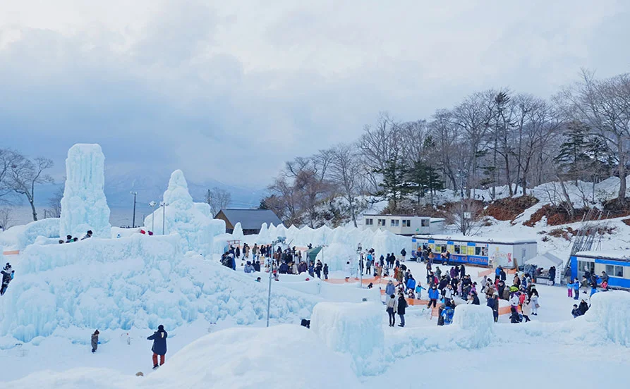 北海道☆北湯沢温泉で！和の趣ある大型温泉旅館でリゾートバイト。レストランホールのお仕事です！！