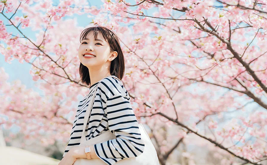 ＼老舗旅館で働く／ 日本庭園を望む絶好ロケーション【個室寮で通勤徒歩1分の快適勤務