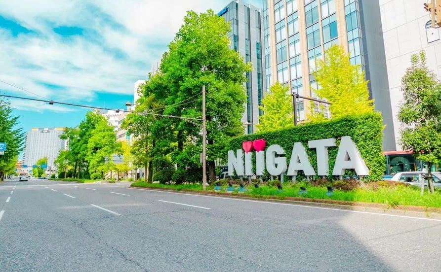 《未経験からスタートもOK》1日の疲れは温泉でリセット！寮費無料でお財布にもうれしい◎相部屋でスタッフ同士仲良くなりやすい環境です✨