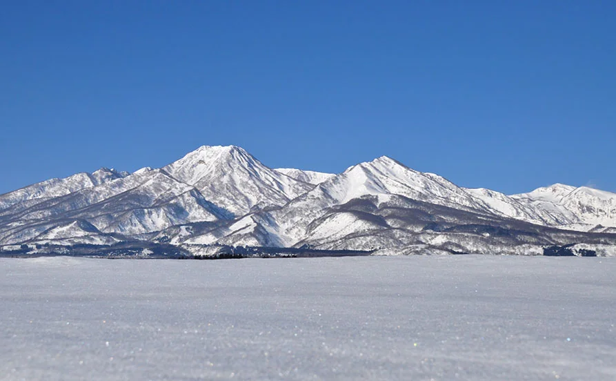 越後湯沢は冬を楽しみたい人にベスト🤗目の前がゲレンデ！温泉にも入れる特典あり