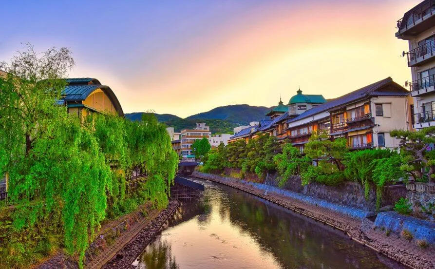 未経験者大歓迎♪初めてのリゾートバイトでも安心の環境です🔰✨ホテルから駅までも徒歩圏内なので移動も楽々