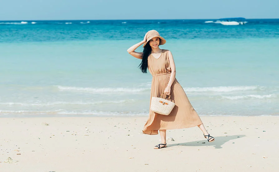 ＼沖縄本島🌴市街地／通勤ラクラクの敷地内個室寮！ Wi-Fi完備＆生活便利な環境で快適リゾートバイト