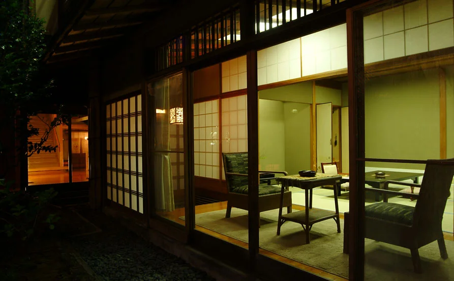 【時給1700円】さらに！9月中の採用で2万円のボーナス支給あり✨高級老舗旅館で仲居さんのお仕事です！