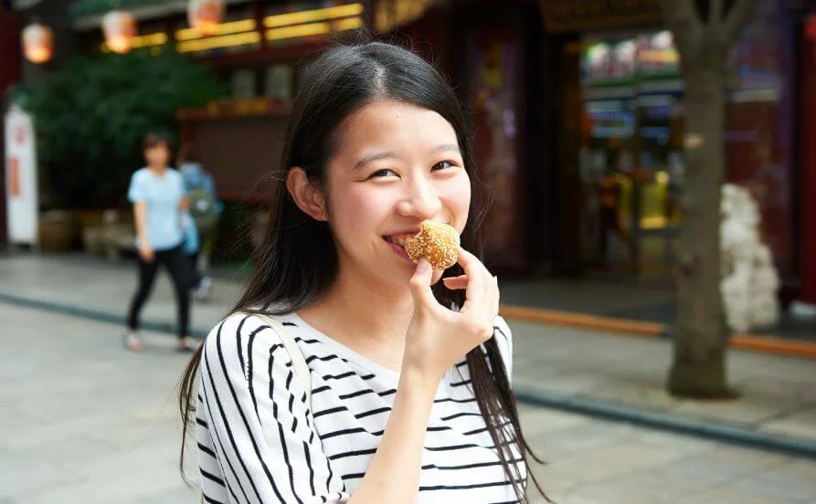 海辺のリゾートホテルで従業員食堂スタッフ募集スタート🌴毎日温泉に入れる特典付き♨